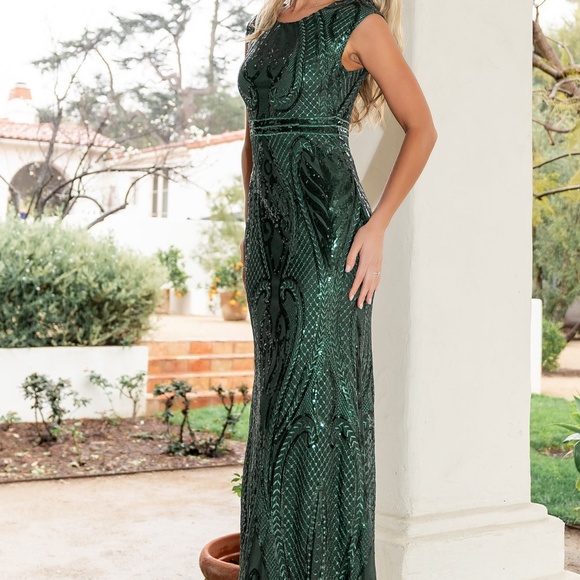 ***NEW with tags***Baltic Born Alessia Sequin Gown | Green Size LL - Picture 2 of 5